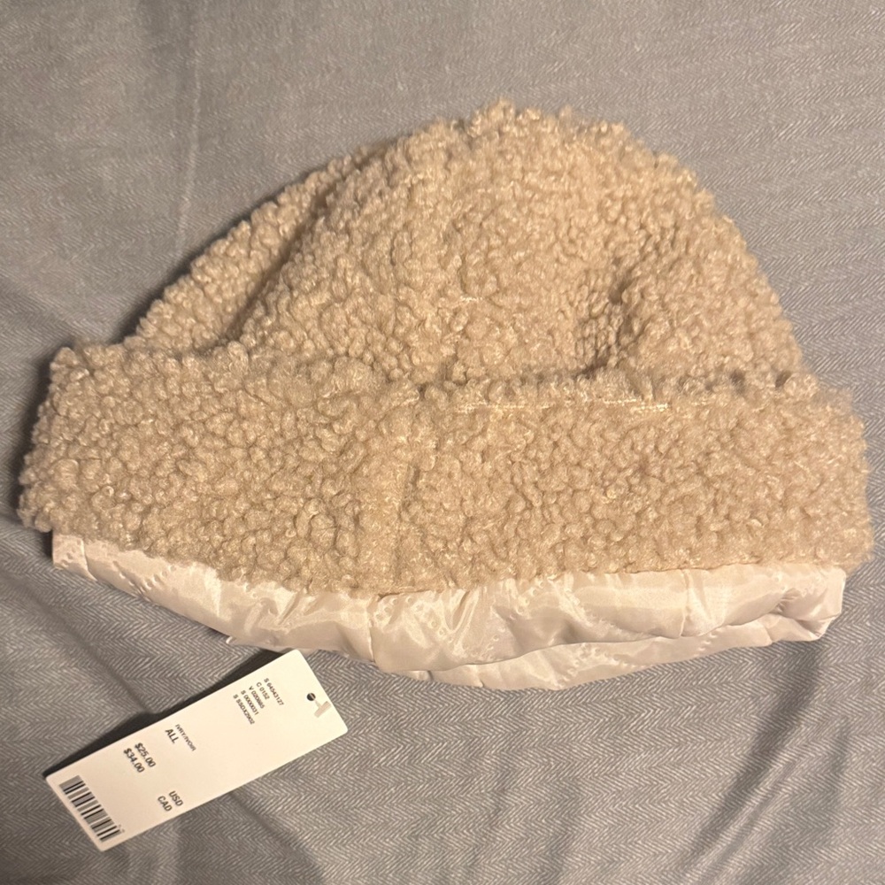 Cozy Cream Urban Outfitters Beanie
